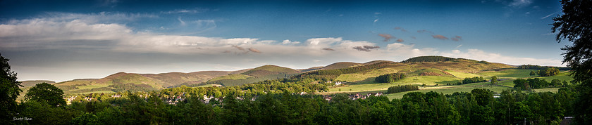 golf-course-panorama 
 Keywords: Peebles Borders hills scotland summer church town trees panorama