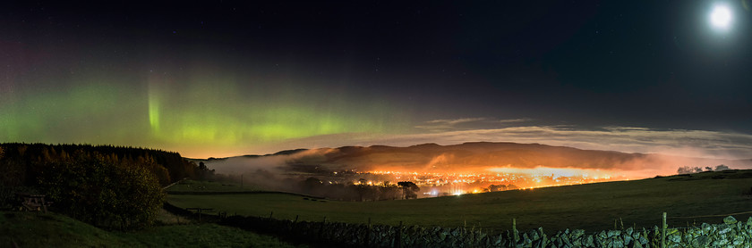 Aurora Panorama 
 Keywords: night peebles panorama borders scotland aurora town winter